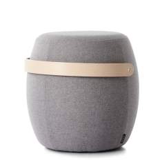 Offecct Carry On Polsterhocker mit Holzgriff als mobile Zusatzsitzgelegenheit