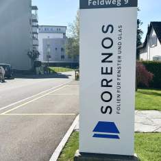Firmenschild der SORENOS GmbH am Standort in Wetzikon