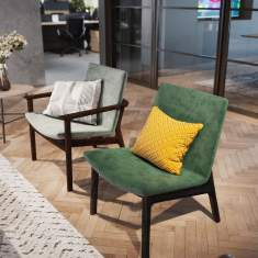 Connection Swoosh Loungesessel im Einsatz in einer Loungeecke