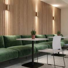 Connection Match Bistrotische in einer Café- und Aufenthaltszone