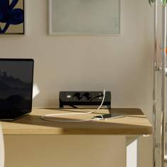 Bachmann Desk Style Steckdosenleiste am Arbeitsplatz im Home Office
