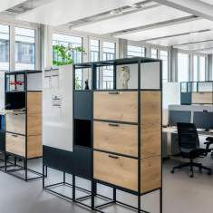 Embru eQ Raumtrenner als Stauraum im Büro
