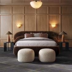 Object Carpet Pepita Teppichboden mit klassischem Karomuster in einem elegant eingerichteten Schlafzimmer