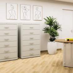 mauser Büro- und Objektmöbel client cardy Karteischrank im Büro für die strukturierte Patientenverwaltung