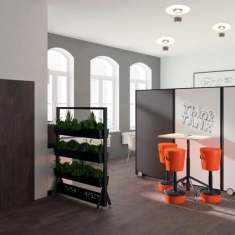 mauser Büro- und Objektmöbel conexius.w Akustik-Stellwandsystem für flexibel nutzbare Besprechungs- und Kreativbereiche