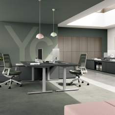 fm Büromöbel fouraction classic Schreibtischsystem im offenen Büro mit mehreren Arbeitsplätzen und Stauraummöbeln