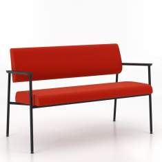 Nowy Styl Ozone Sofa in Frontansicht mit gerader Rückenlehne, Armlehnen und filigranem Vierbeingestell