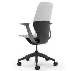 Steelcase SILQ Bürostuhl – rückwärtige Ansicht mit dynamischer Rückenlehne