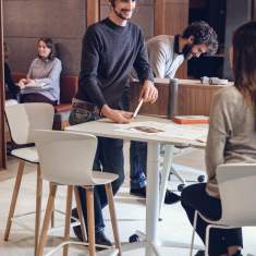 Barstuhl Hoilz weiss Sedus se:spot Barhocker
