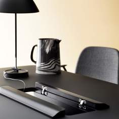 Kleiner Schreibtisch Design Schreibtische schwarz Homeoffce Büromöbel schwedisches Design Skandiform, Aplomb