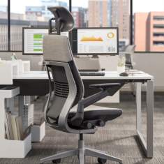 Steelcase Gesture Bürostuhl im professionellen Büroalltag