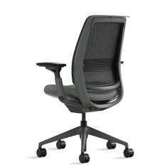 Rückansicht des Bürostuhls Steelcase Series 2 mit ergonomischem Design