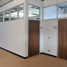 Raumhohe Trennwaende/Deckenabsorber, Goldbach Kirchner, Akustik Trennwand T46
