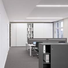 Aktenschrank weiß Schiebetürenschrank Büro, werner works, basic S Schwebetürensystem