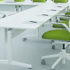 Steelcase Cobi Stühle im Konferenzraum für Meetings und Schulungen