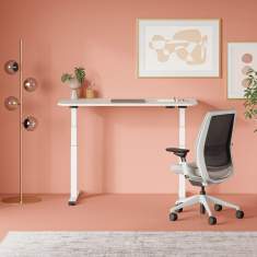 Höhenverstellbarer Schreibtisch elektrisch ergonomische Schreibtische Büro Bürotisch Steelcase Solo
abgerundete Tischplatte
höhenverstellbar