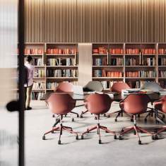 Wilkhahn Yonda Schalenstuhl auf Rollen in moderner Bibliothek, flexible Sitzlösung für Lern- und Arbeitsbereiche