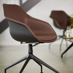 Wilkhahn Yonda Schalenstuhl mit Innenpolster, Detailansicht Sitzschale und Armlehnen, ergonomisches Design, BioComposit