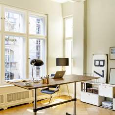 USM Kitos Tisch als höhenverstellbarer Arbeitsplatz im modernen Büro