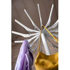 Garderobe, Materia, Hanger