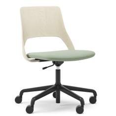 Drehstuhl Kinnarps Embrace für flexible Nutzung im Büro